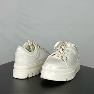 Steve Madden White Low Top Sneakers with Platform (Size 5.5 US Women)